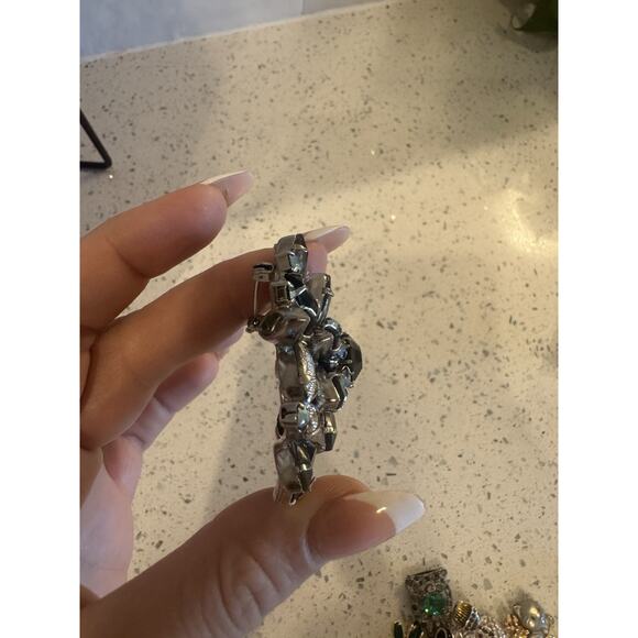 Vintage Brooch Black & Aurora Borealis Rhinestones Flower Design Unsigned 1950s - Picture 8 of 10